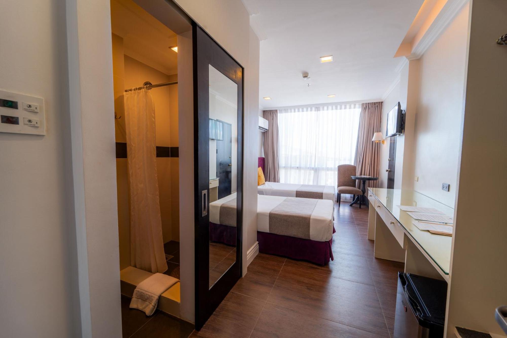 Metrocentre Hotel Tagbilaran Dış mekan fotoğraf